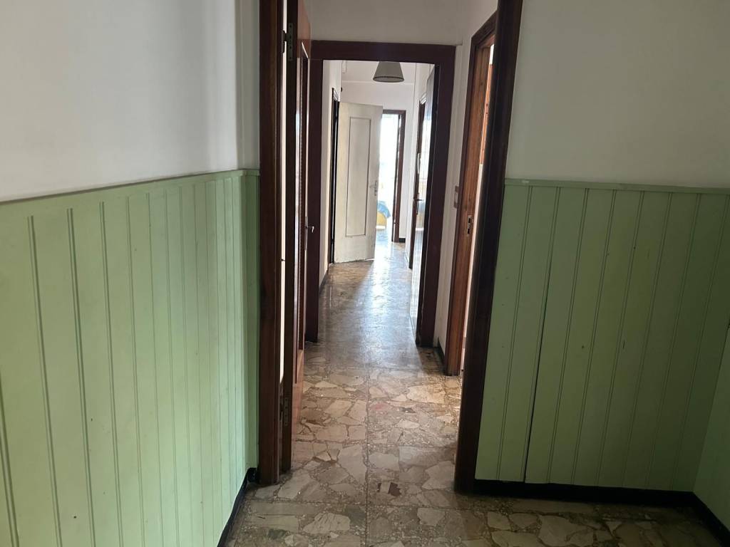 Appartamento a Genova in Via Alfredo Catalani - Foto 2