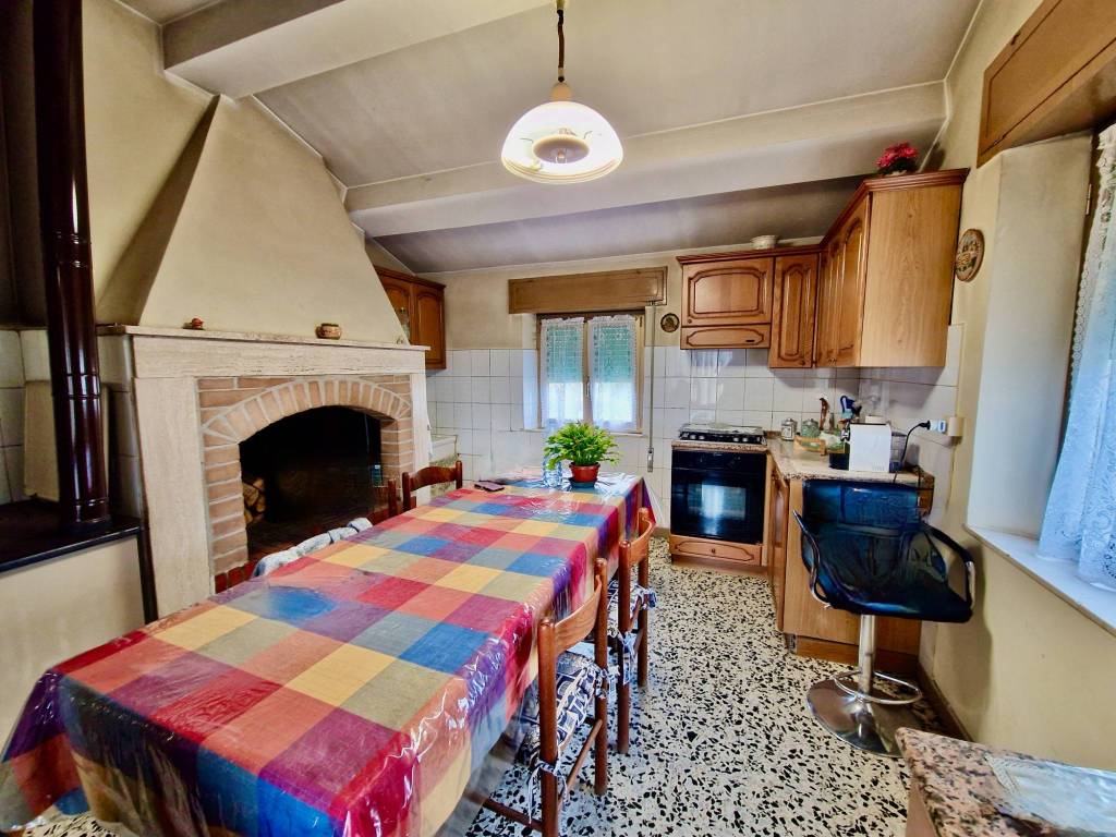 Rustico / casale a Todi in Vocabolo Vigna - Foto 3