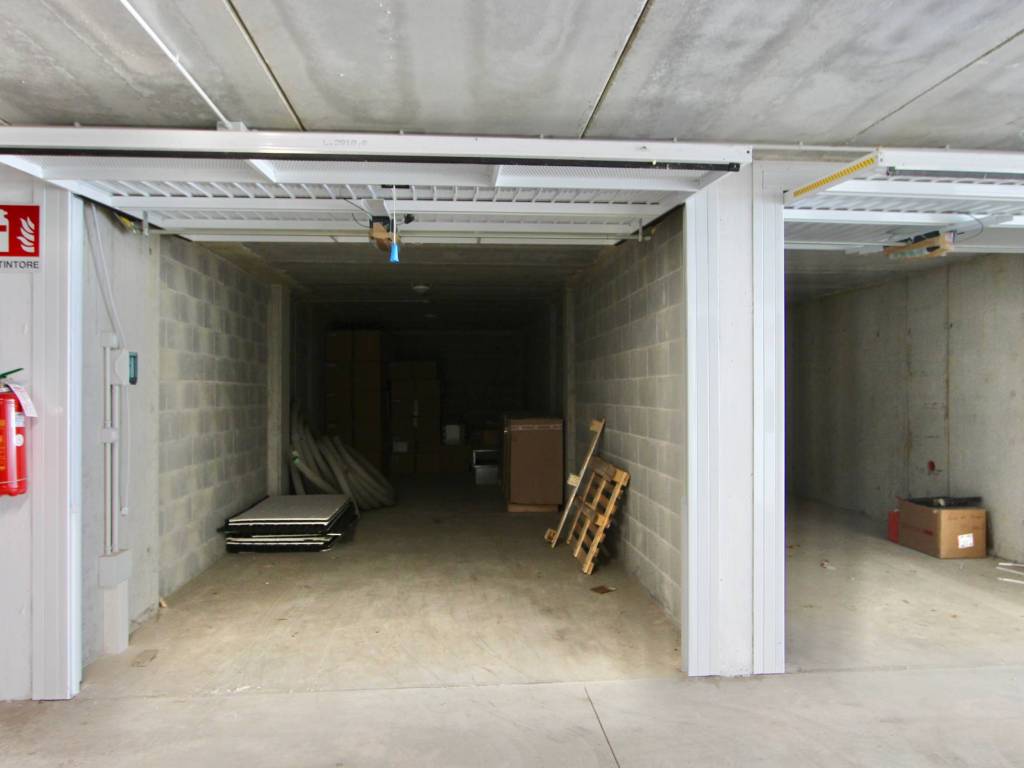 Box / garage a Busto arsizio in Via Francesco Ferrer, 58 - Foto 3