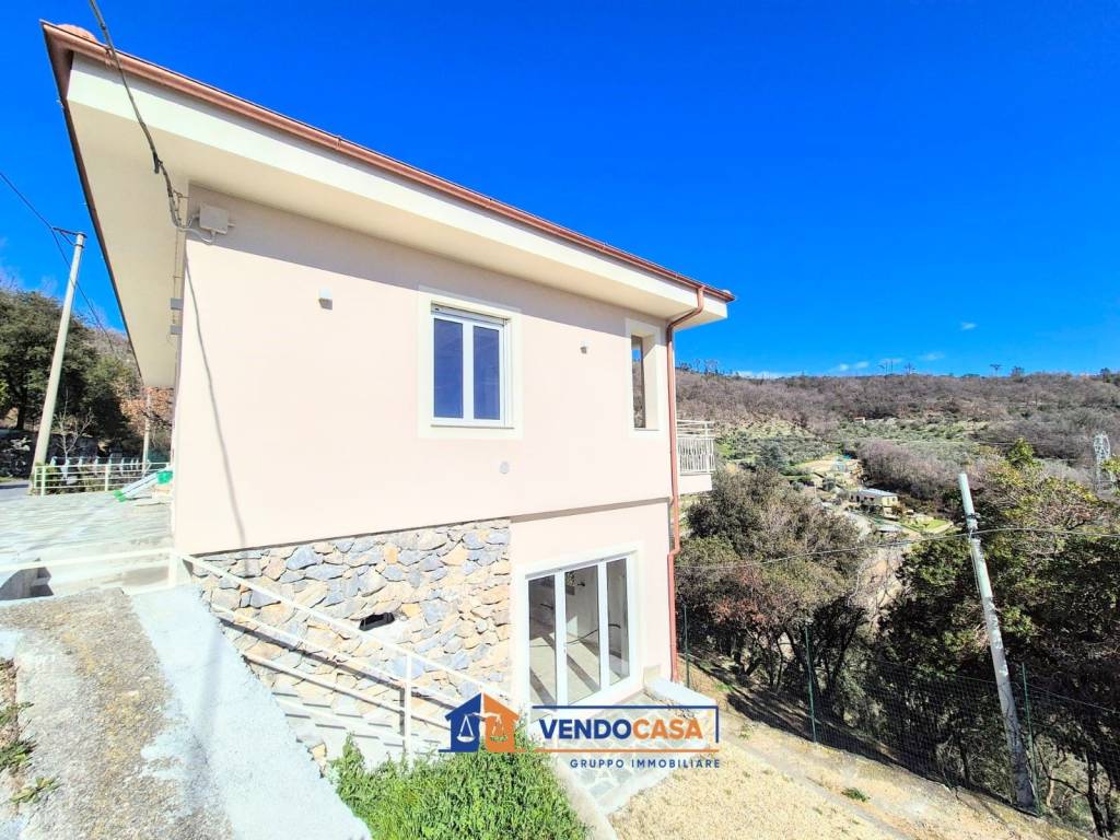 Appartamento a Finale ligure in Località Centro Olle - Foto 4