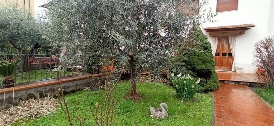 Villetta a schiera a Pistoia in Via Pietro Borgognoni, - Foto 4