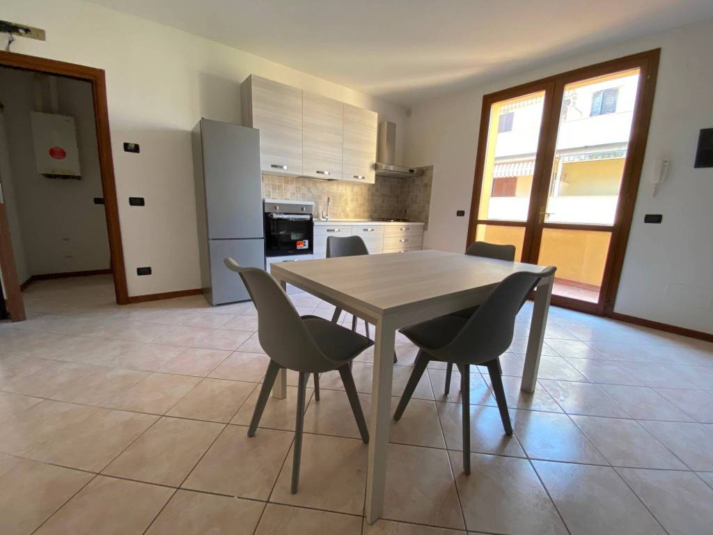 Appartamento a Cento in Via Cesare Diana - Foto 4