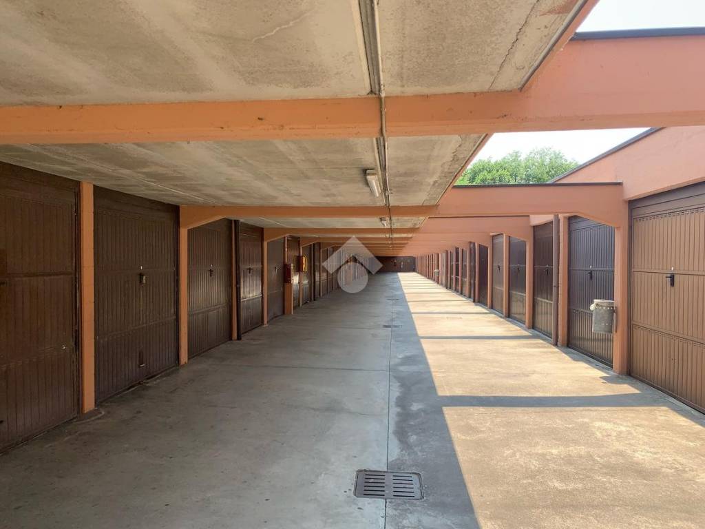 Box / garage a San donato milanese in autorimessa via adige, 38 - Foto 2