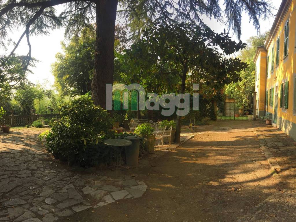 Casa indipendente a Tortona in Viale Vittorio Veneto - Foto 2