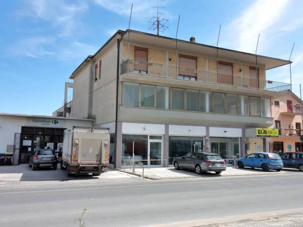 Palazzo / stabile a Amelia in Via Roma - Strada Statale 205, 55 - Foto 2