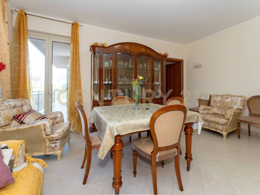 Appartamento a Aci catena in Via Teocrito, 10 - Foto 4