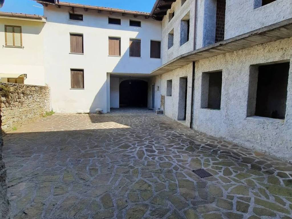 Villa a Fanna in Via Toffoli, 49 - Foto 4