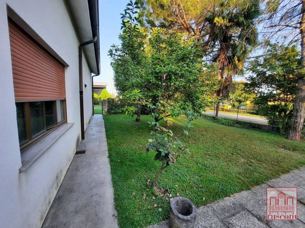 Villa a Maniago in Via Carbonera Est, 39 - Foto 5
