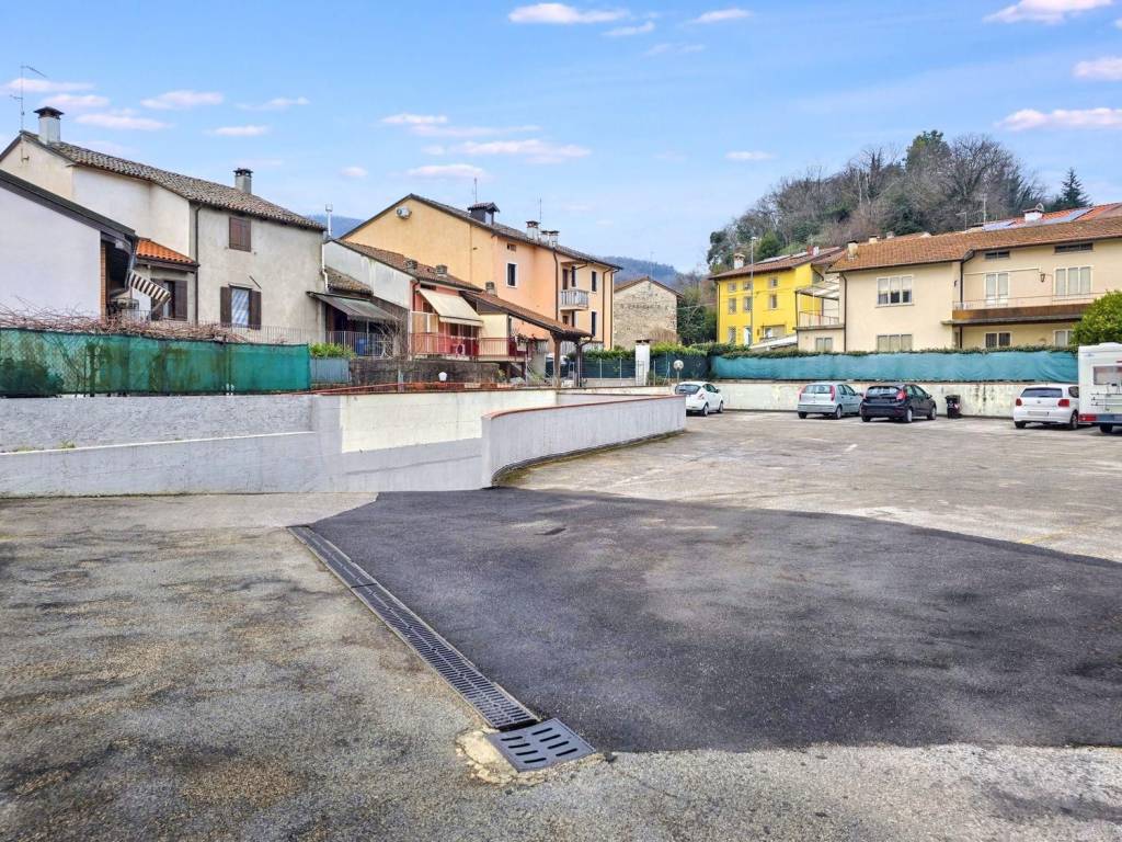 Box / garage a Schio in Via Pier Luigi da Palestrina, N. snc - Foto 2