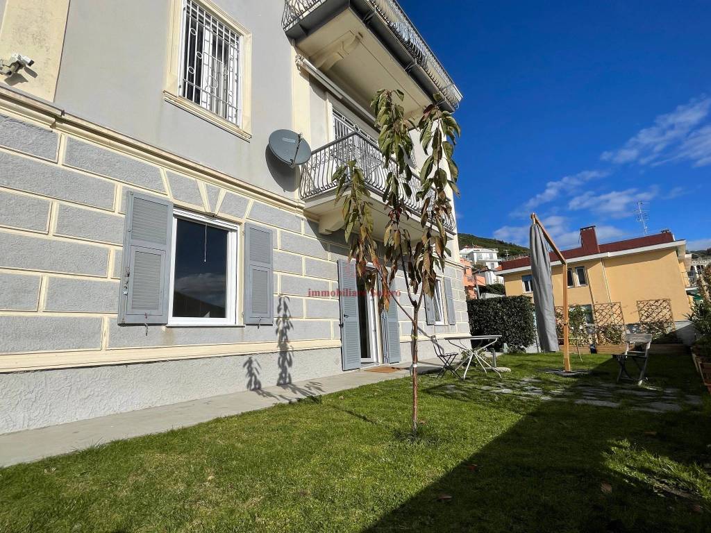 Appartamento a Varazze in Via Cavetto, 18 - Foto 4