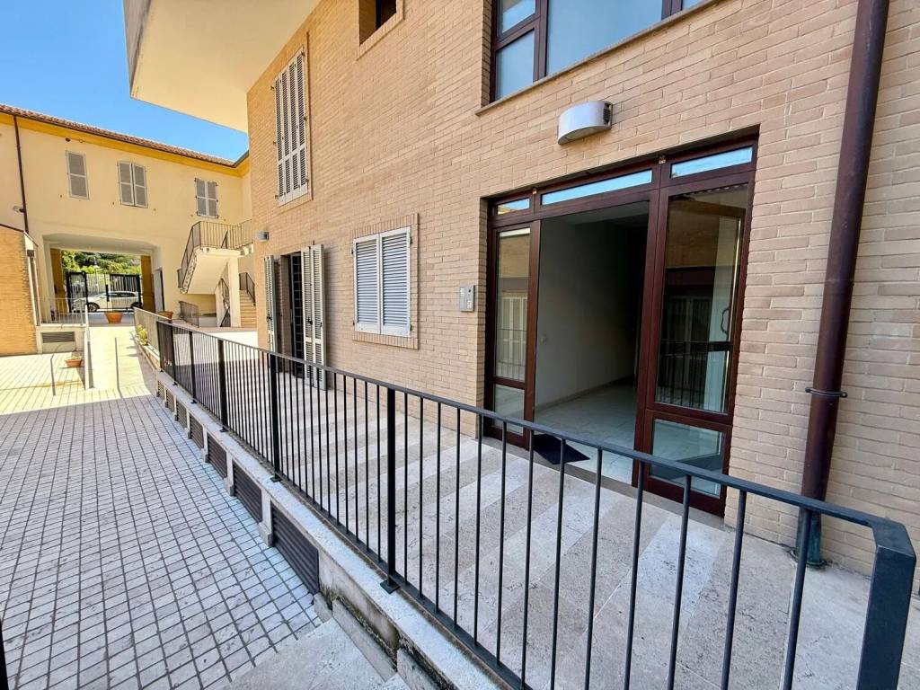 Appartamento a Spoleto in Viale Trento E Trieste, 49 - Foto 3
