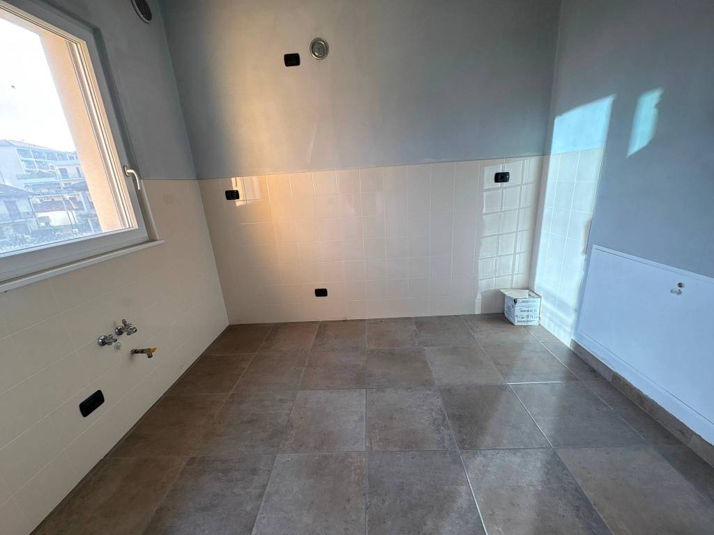 Appartamento a Verbania in Via Zara - Foto 4