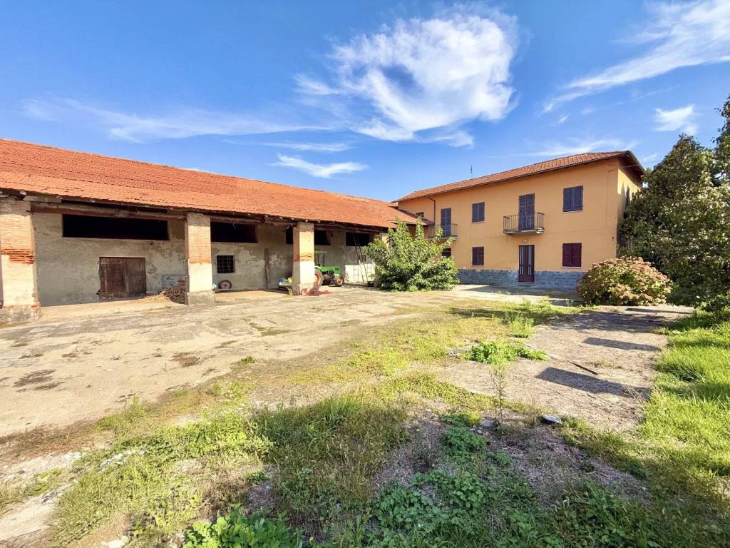 Rustico / casale a Cuneo in Via Cascina Pozzo, 18. - Foto 2