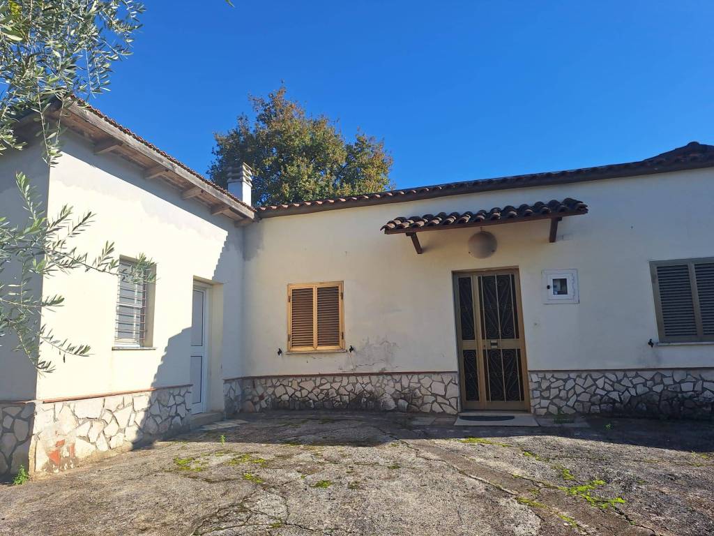 Villa a Sezze in Via Melogrosso - Foto 3