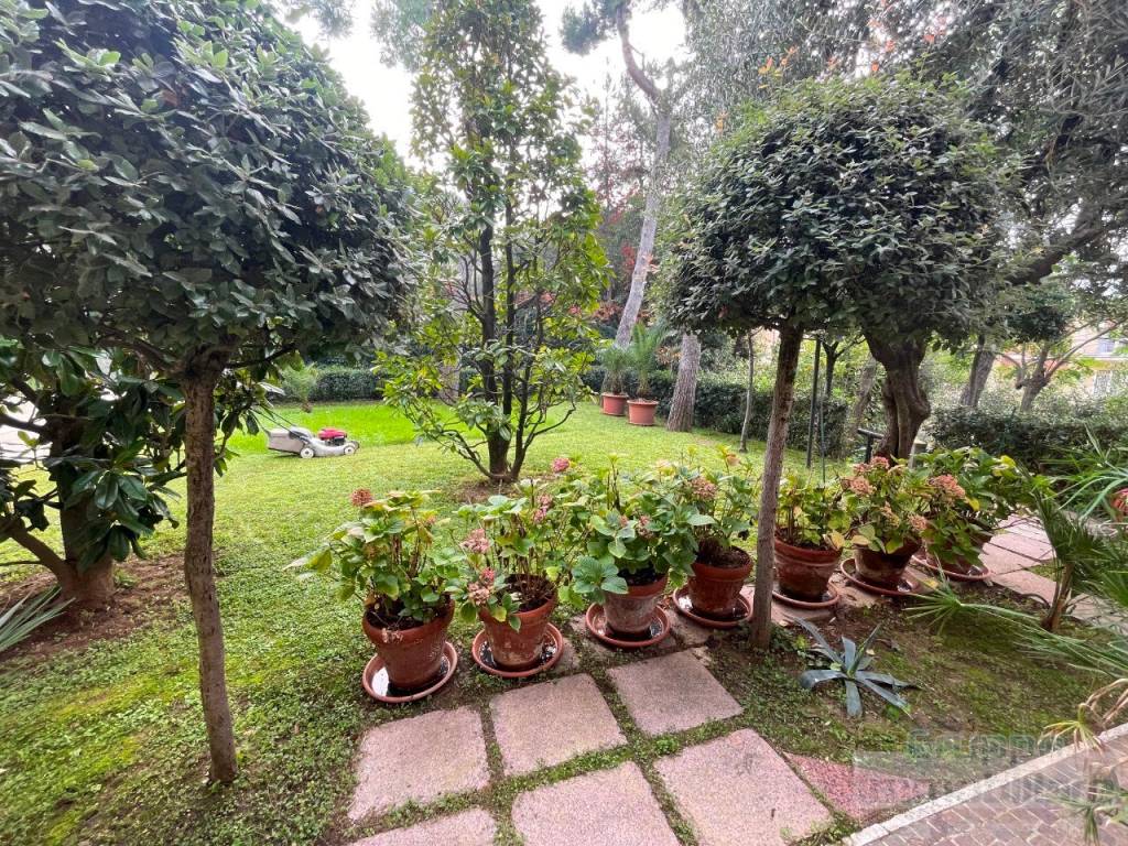 Villa a Pesaro in Via Mohandas Gandhi - Foto 2