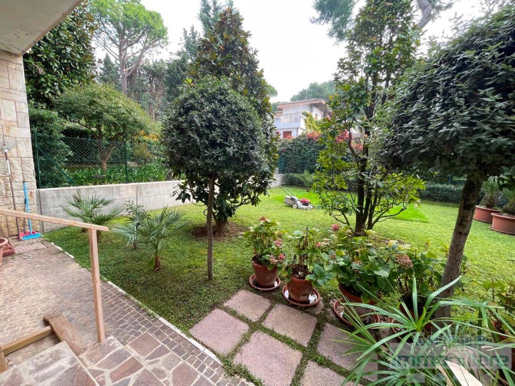 Villa a Pesaro in Via Mohandas Gandhi - Foto 3