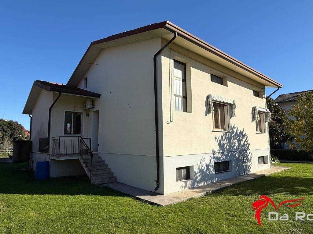 Villa a Aviano in Via Giuseppe Garibaldi, 9 - Foto 4