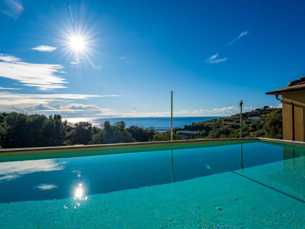 Villa a Cipressa in Regione Aregai - Foto 2