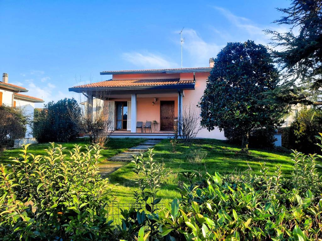 Villa a Massa lombarda in Via Modena, 35 - Foto 2
