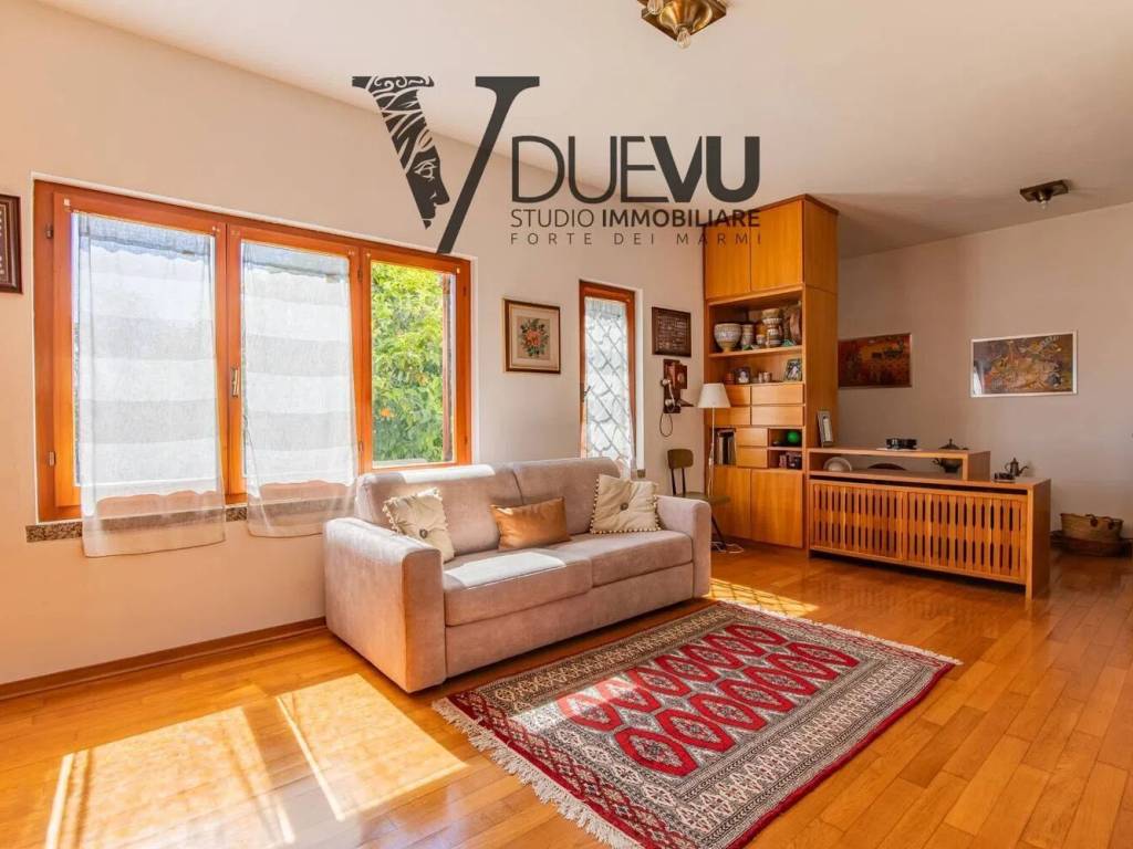 Villa a Seravezza in Via Delle Rose - Foto 4