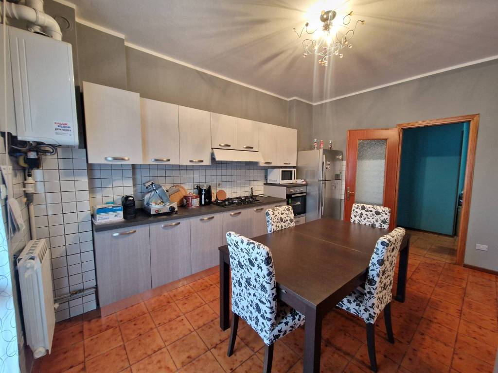 Appartamento a Goito in Via Vincenzo Bellini - Foto 2