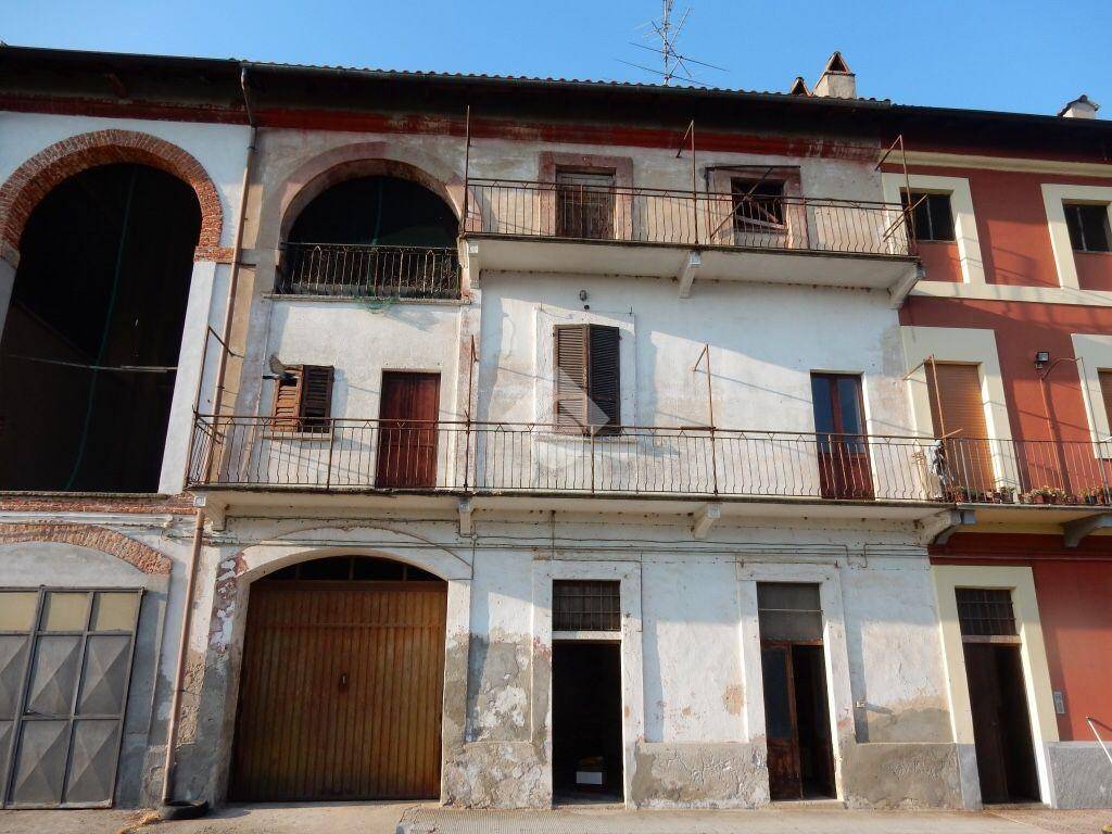 Rustico / casale a Oleggio in Via Mezzomerico, 3 - Foto 4