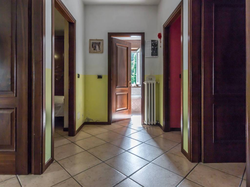 Appartamento a Borgo val di taro in Via Francesco Basetti, 7 - Foto 2