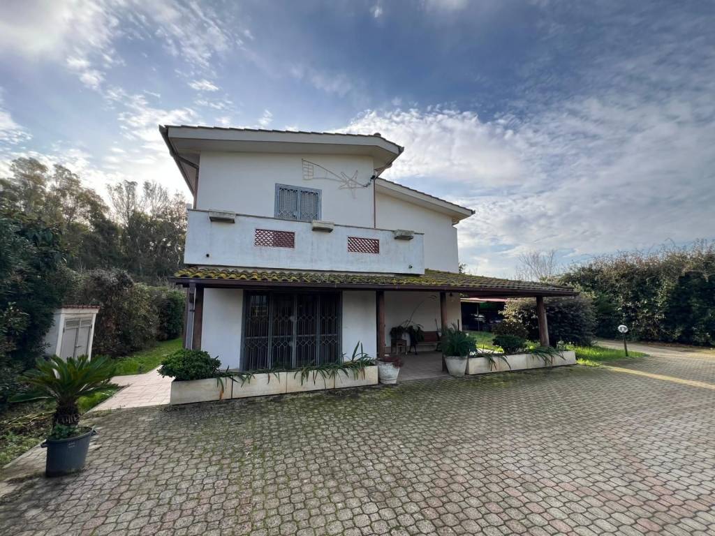 Villa a Fiumicino in Via di Praia a Mare - Foto 2