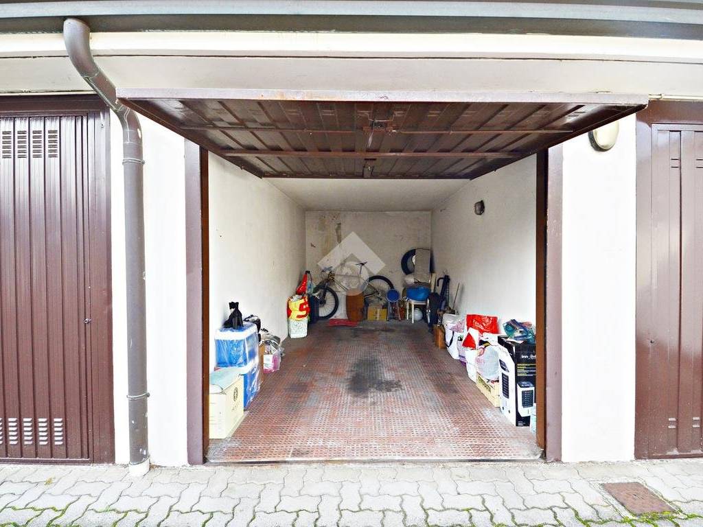Box / garage a Cernusco sul naviglio in via Gozzano, 6 - Foto 3