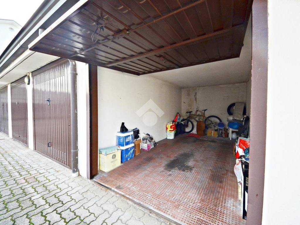 Box / garage a Cernusco sul naviglio in via Gozzano, 6 - Foto 4