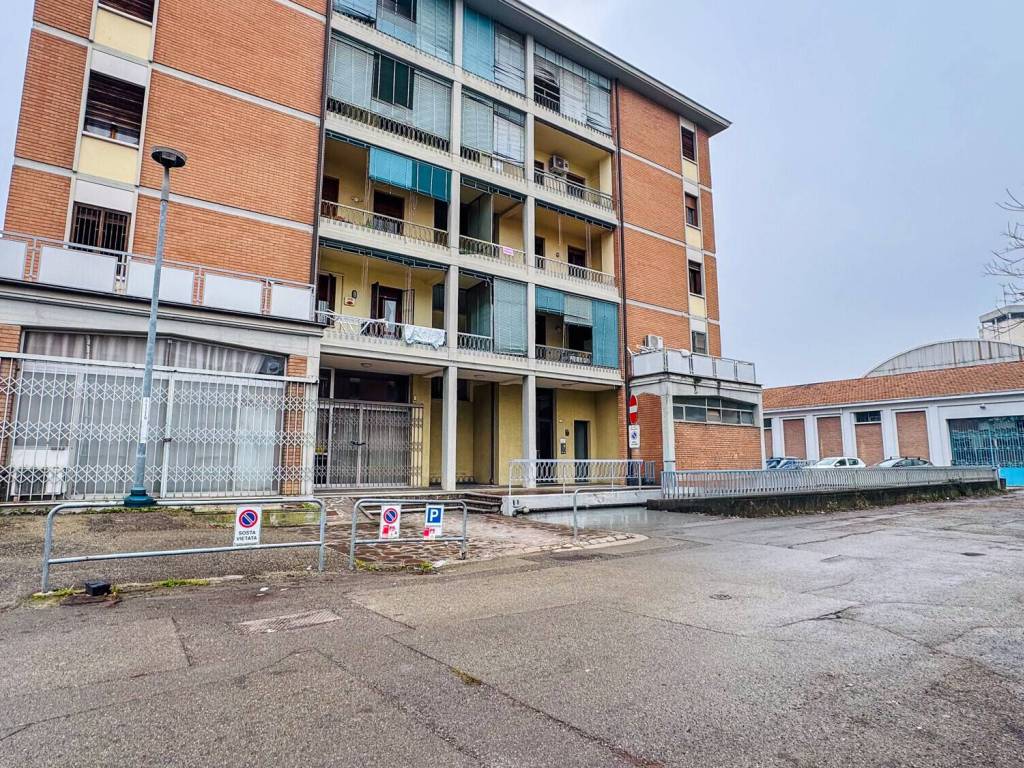 Appartamento a Reggio emilia in Via Emilia all'Ospizio, 52 - Foto 2