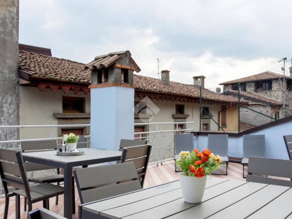 Appartamento a Lovere in Via Giacomo Matteotti - Foto 2