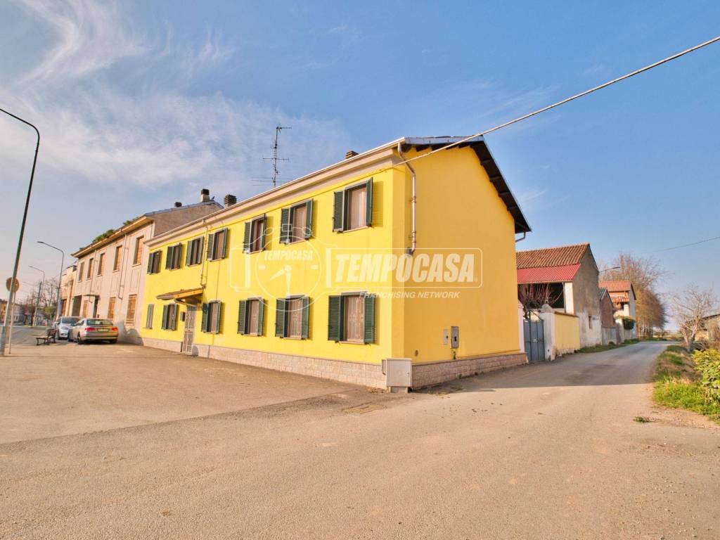 Casa indipendente a Stroppiana in Via della Repubblica - Foto 2