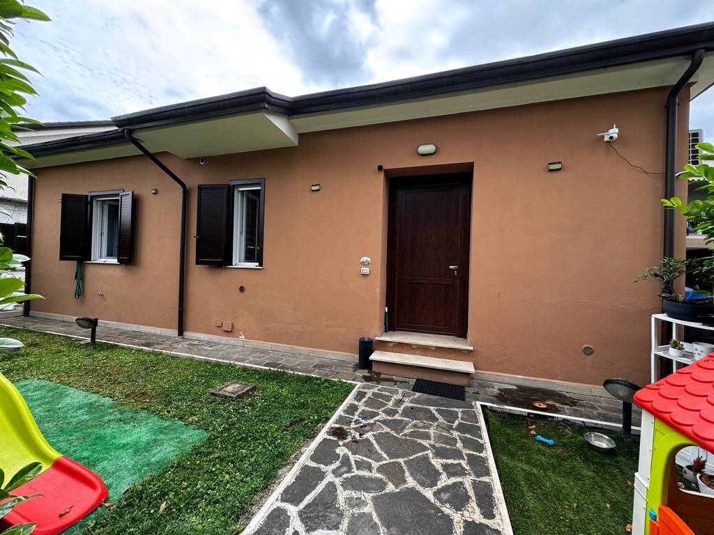 Appartamento a Frosinone in Via Valle Fioretta, 25 - Foto 2