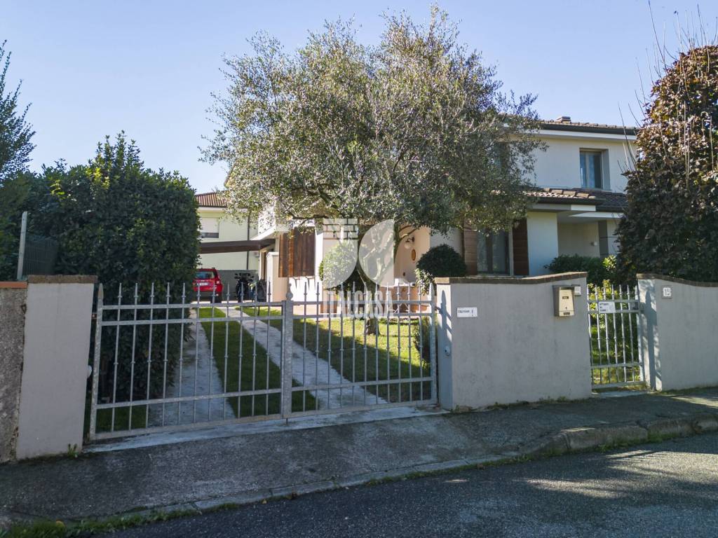 Villa a Curtatone in Via Bruno Colombo - Foto 3