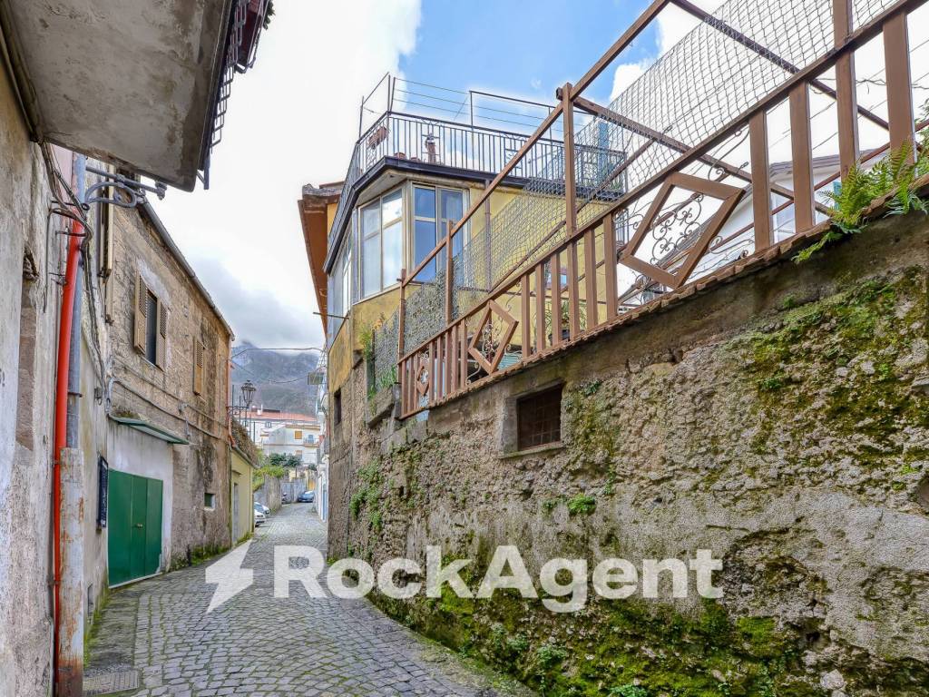 Casa indipendente a Cava de' tirreni in Via Salvatore Coda, 35 - Foto 3