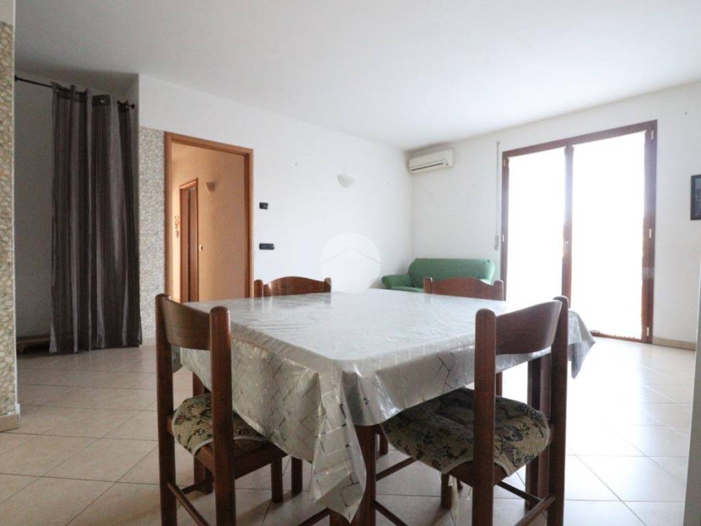 Appartamento a Mantova in VIALE MARCHE, 13 - Foto 2