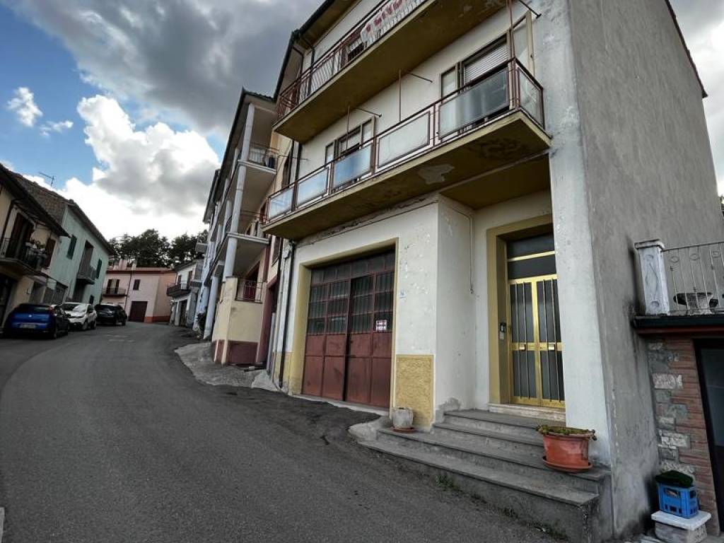 Casa indipendente a Castell'azzara in Via Francesco Petrarca, 65 - Foto 2