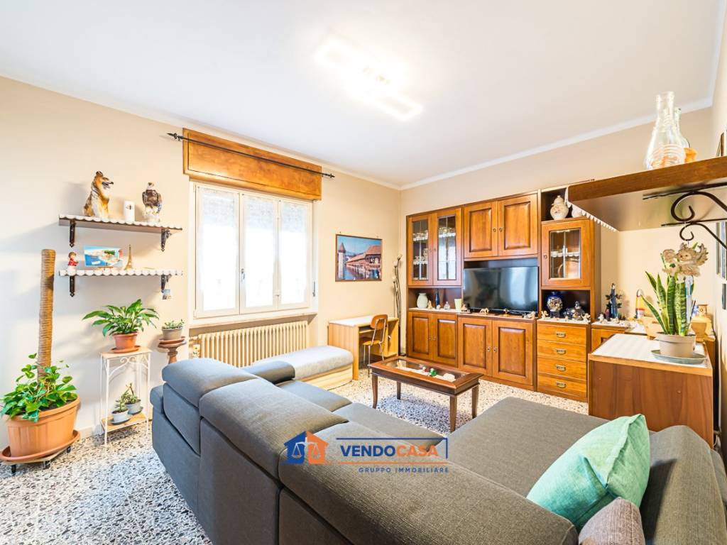 Appartamento a Santa vittoria d'alba in Strada Cinzano, 5 - Foto 2