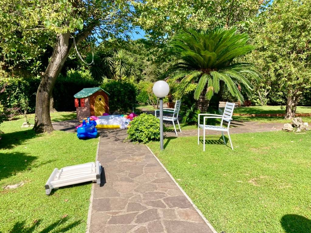 Villa a Sabaudia in Via Piscina la Lepre - Foto 5