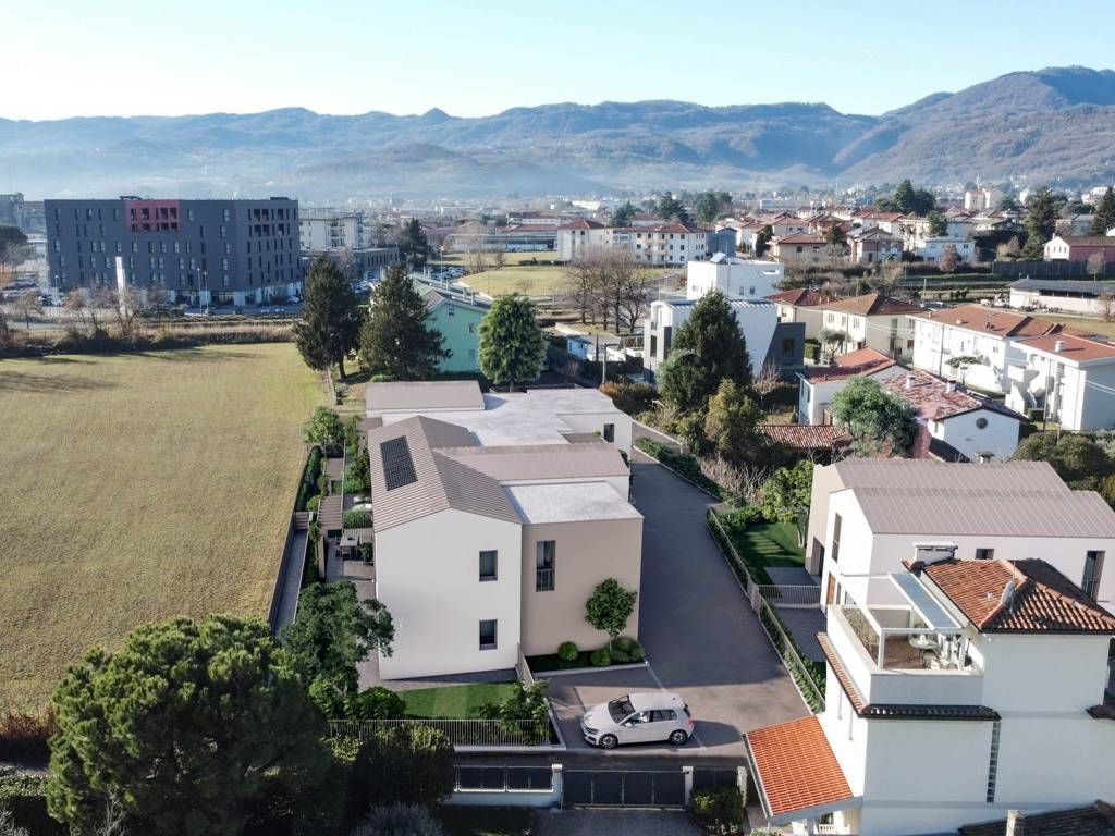 Appartamento a Schio in Via Niccolò Tommaseo, 41 - Foto 2