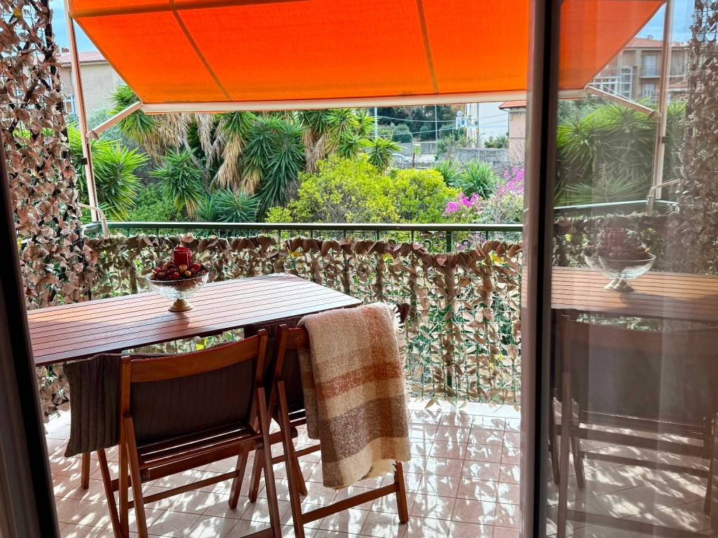 Appartamento a Finale ligure in Viale Alessandria, 3 - Foto 2