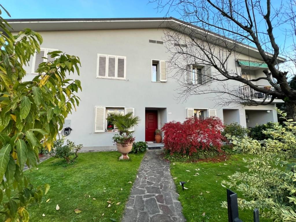 Villa a Capannori in Via della Madonna - Foto 2