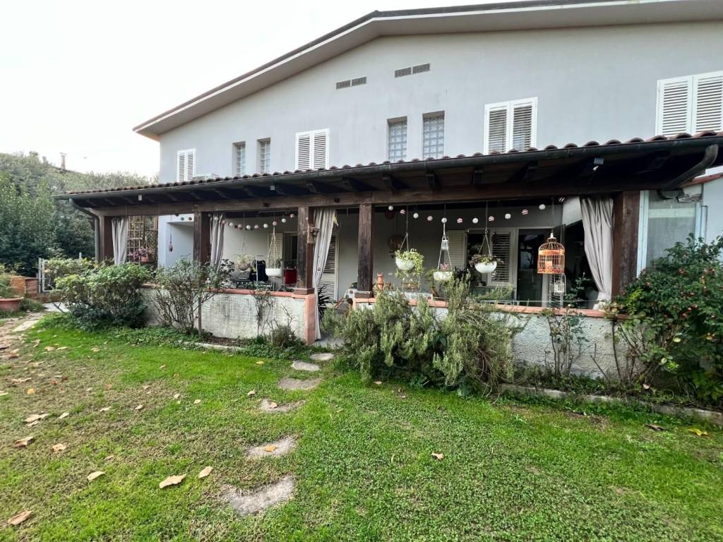 Villa a Capannori in Via della Madonna - Foto 4