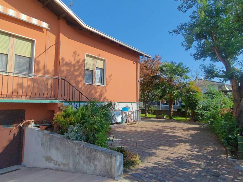 Villa a Cassolnovo in Via Carlo Alberto - Foto 2