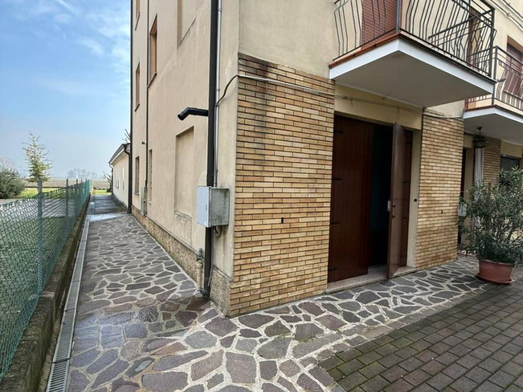 Villa a Cavezzo in Via Camillo Benso di Cavour, 169 - Foto 3
