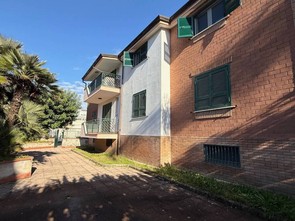 Palazzo / stabile a Melito di napoli in Via Lisbona, 5 - Foto 5