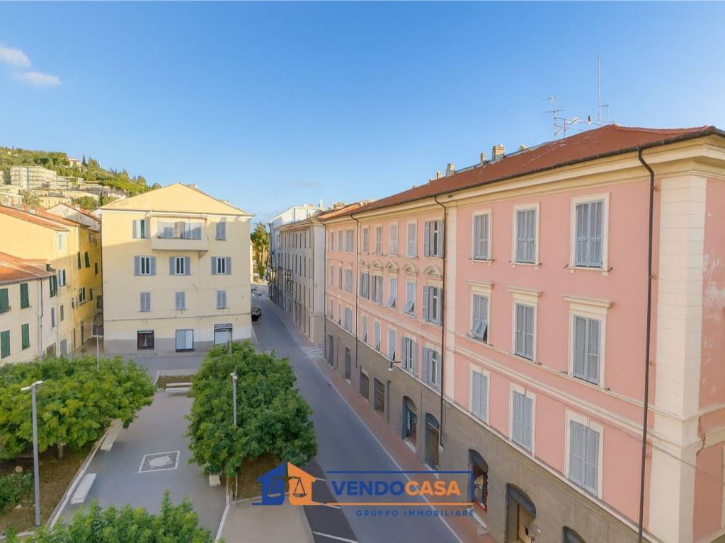 Appartamento a Imperia in Piazza Ludovico Maresca, 2 - Foto 2