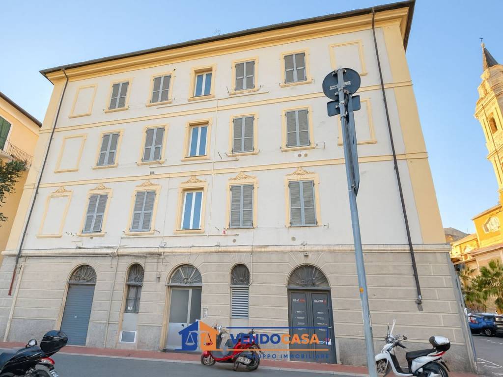 Appartamento a Imperia in Piazza Ludovico Maresca, 2 - Foto 3