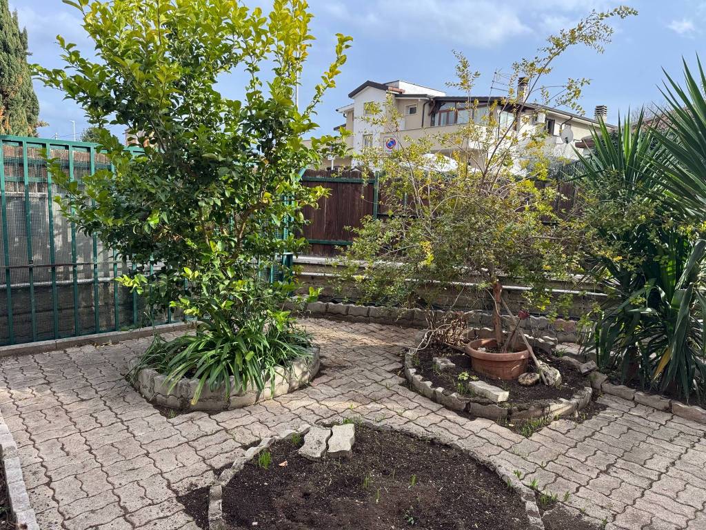 Villa a Tivoli in Via Evaristo Petrocchi, 75 - Foto 3